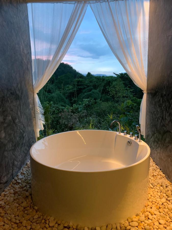 Tanoshi Glamping In Khao Sok Hotel Khao Sok National Park Kültér fotó